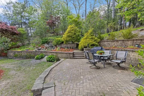 16 Gardner Road Windham NH 03087