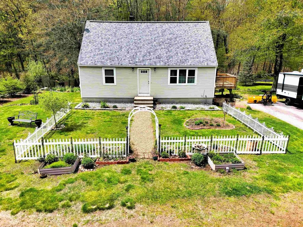 19 Edgewood Street Milford NH 03055