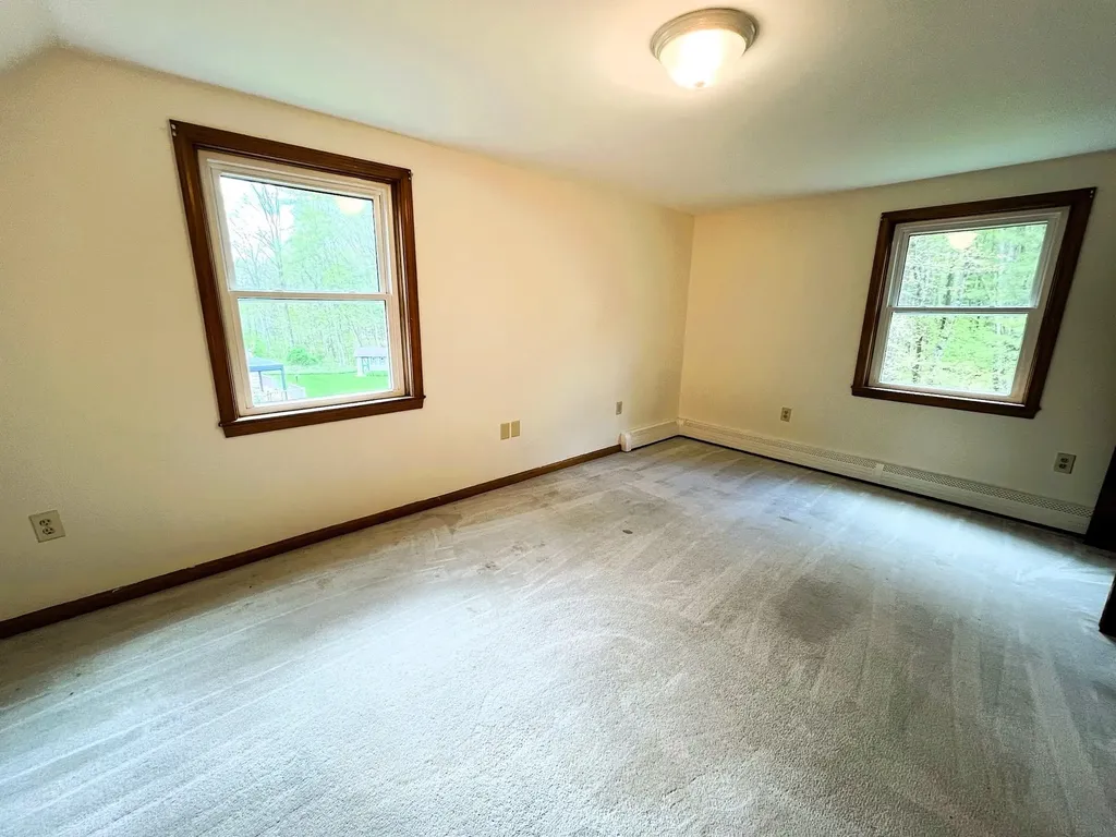 19 Edgewood Street Milford NH 03055