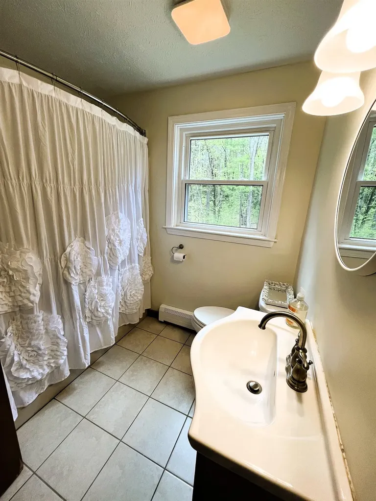 19 Edgewood Street Milford NH 03055