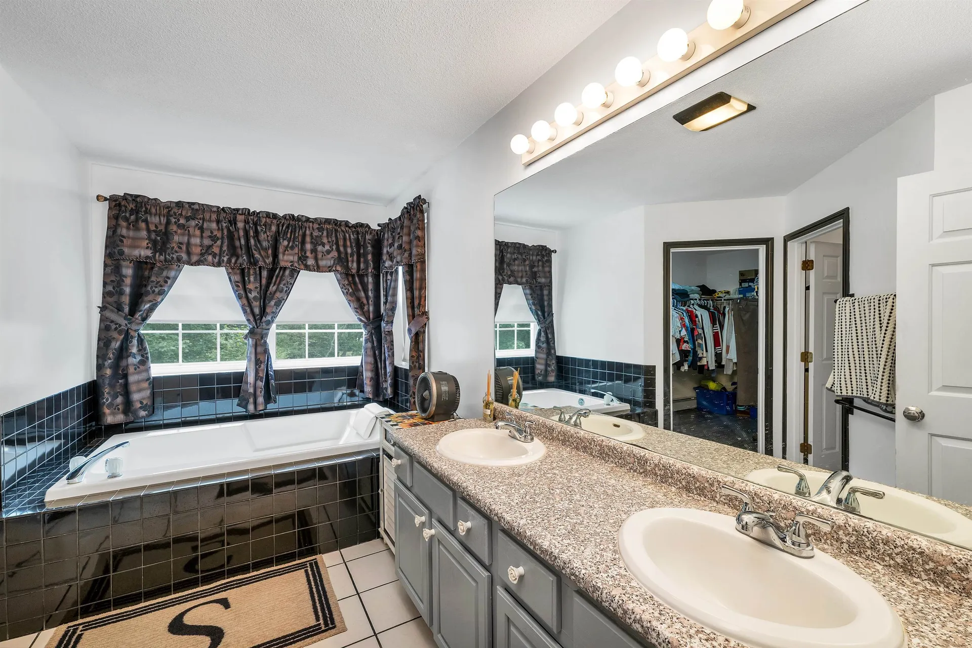 4 Jennifer Drive Pelham NH 03076
