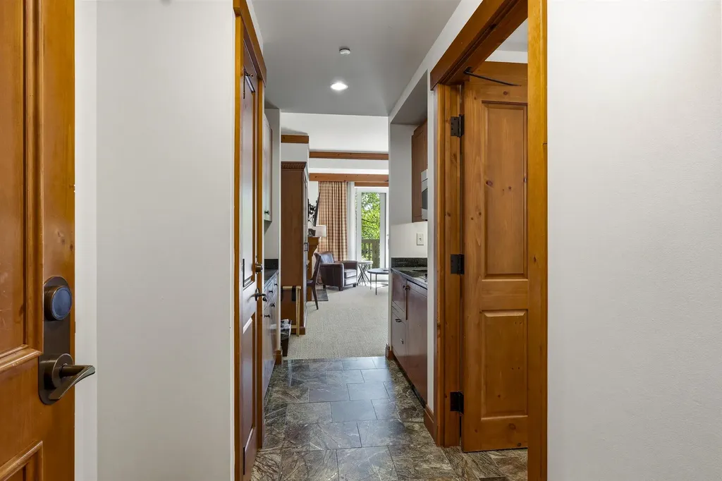 7412 Mountain Road Stowe VT 05672