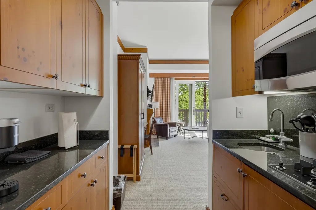 7412 Mountain Road Stowe VT 05672