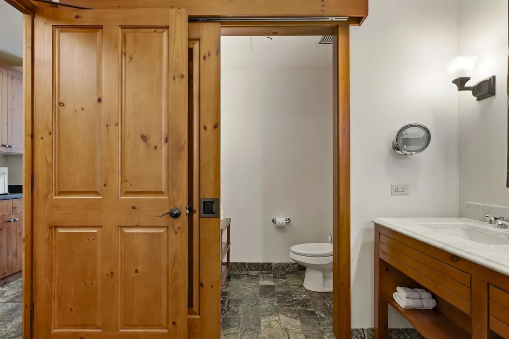 7412 Mountain Road Stowe VT 05672