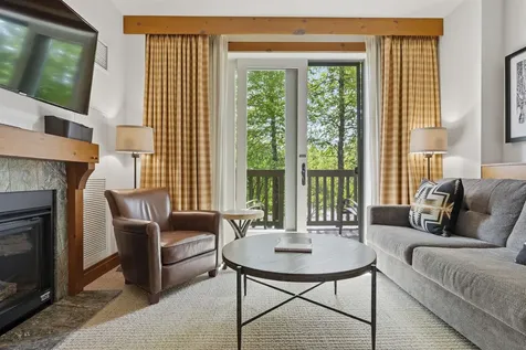 7412 Mountain Road Stowe VT 05672