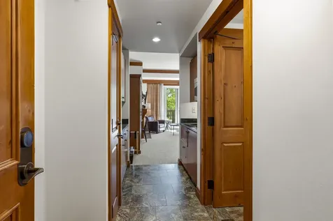 7412 Mountain Road Stowe VT 05672