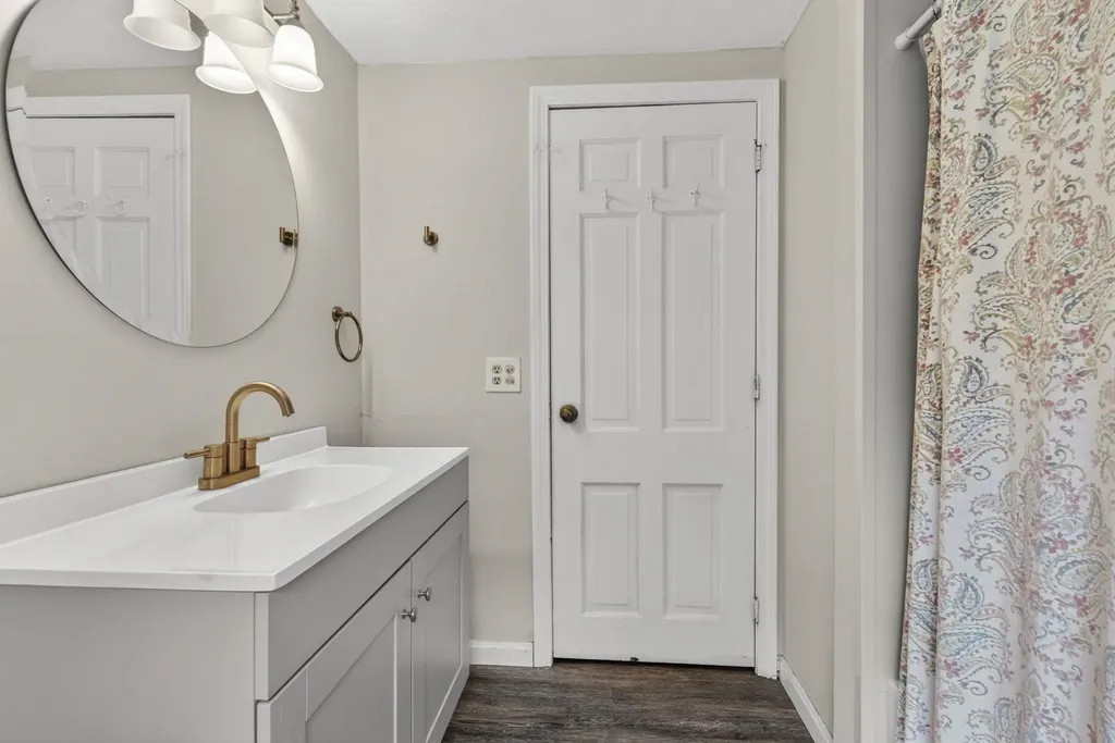 172 Warner Hill Road Derry NH 03038