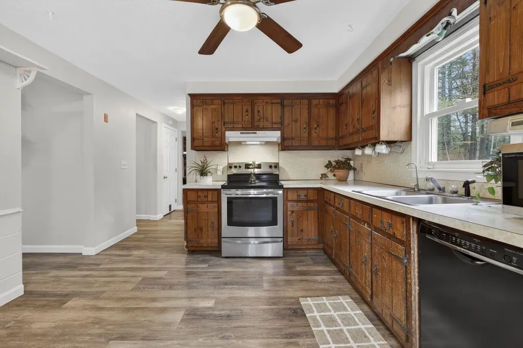 172 Warner Hill Road Derry NH 03038