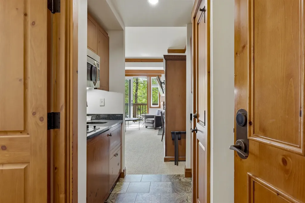7412 Mountain Road Stowe VT 05672