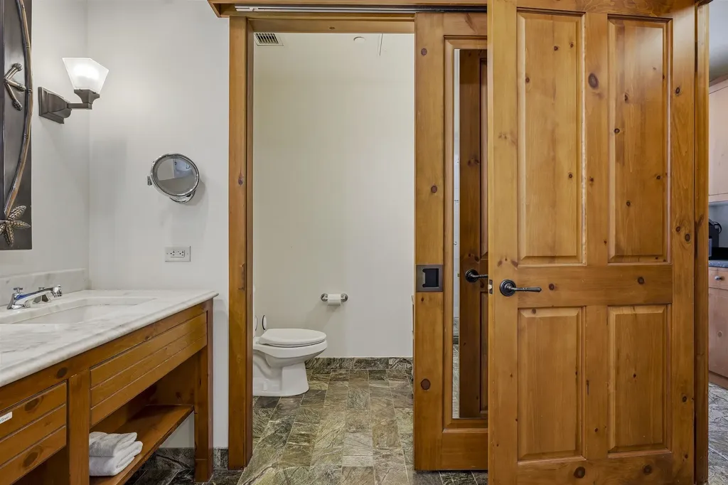 7412 Mountain Road Stowe VT 05672