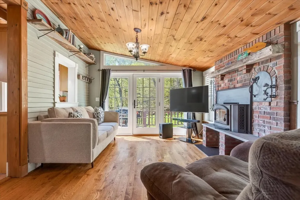 9-11 Mcgarry Street Proctor VT 05765