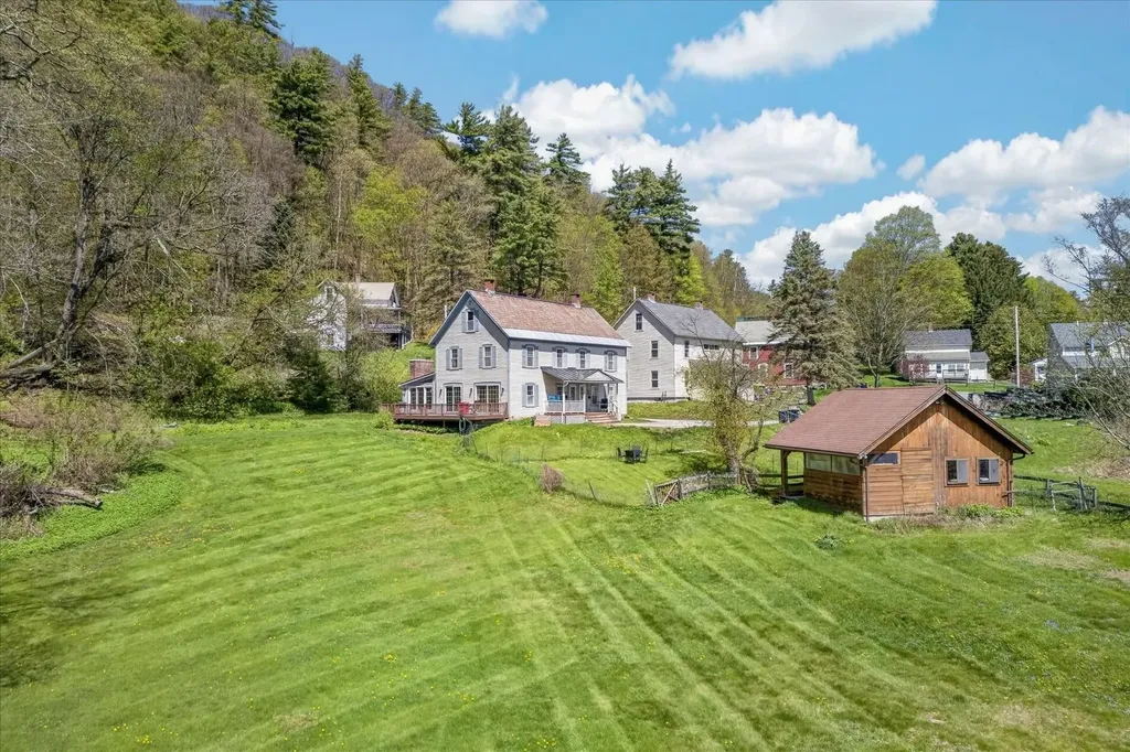 9-11 Mcgarry Street Proctor VT 05765