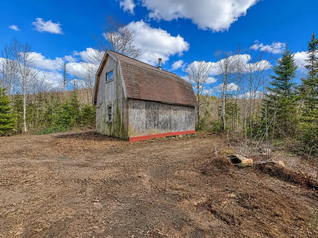 2900 Old Duck Pond Road Sheffield VT 05866