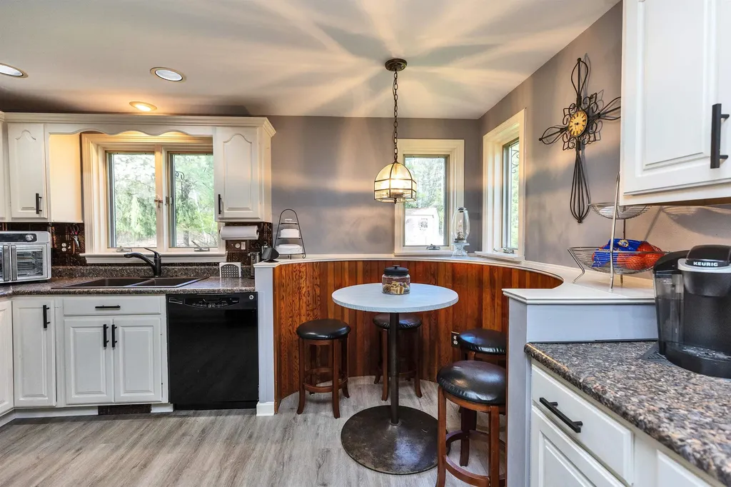 6 Nancy Lane Hooksett NH 03106