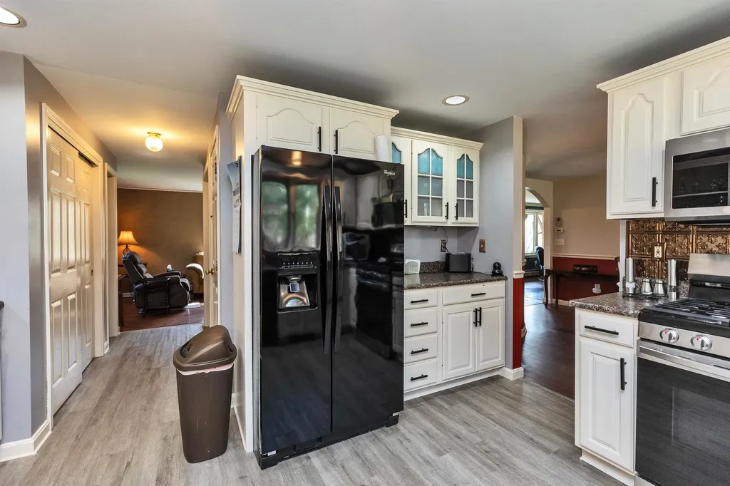 6 Nancy Lane Hooksett NH 03106