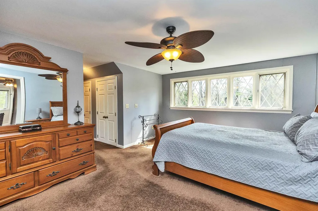 6 Nancy Lane Hooksett NH 03106