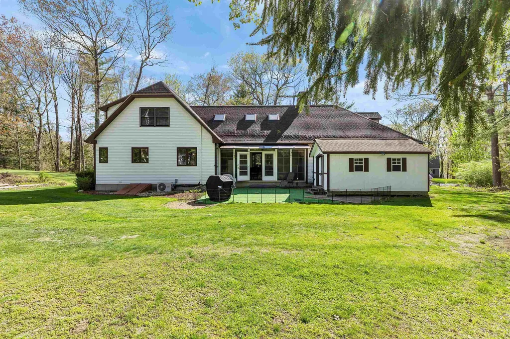 6 Nancy Lane Hooksett NH 03106