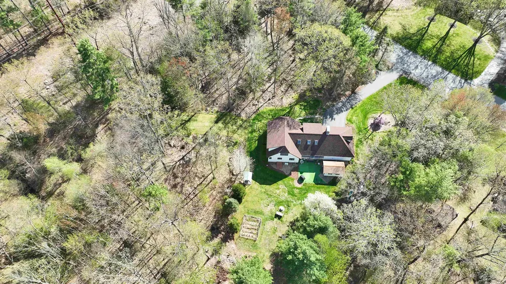 6 Nancy Lane Hooksett NH 03106