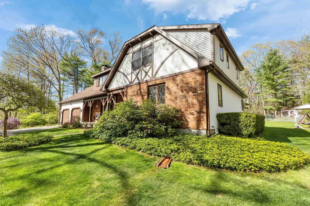 6 Nancy Lane Hooksett NH 03106