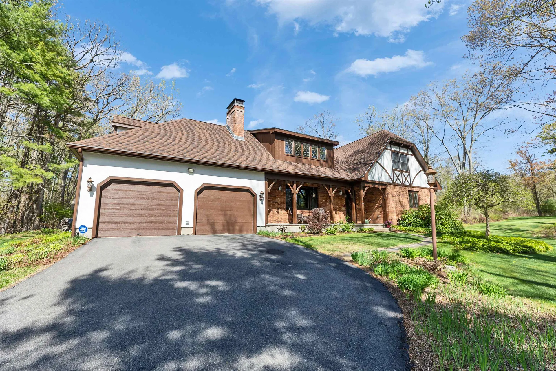 6 Nancy Lane Hooksett NH 03106