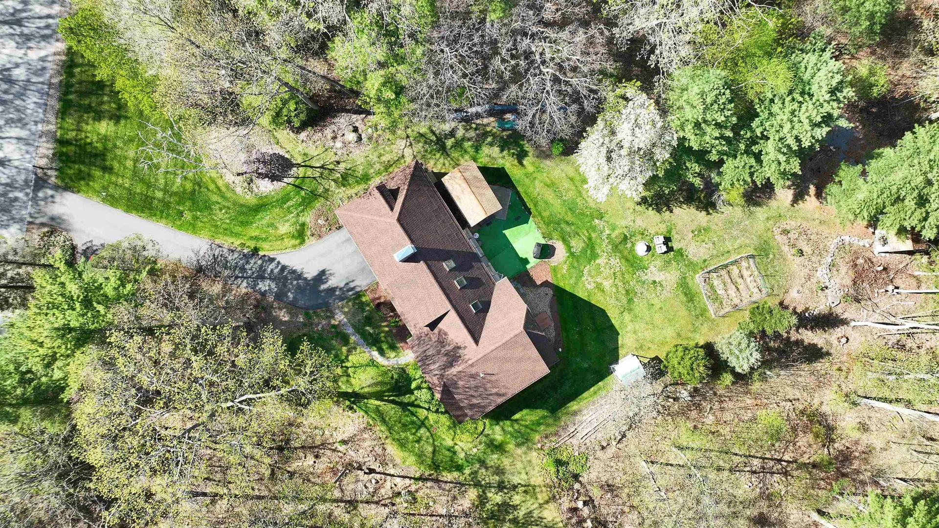 6 Nancy Lane Hooksett NH 03106