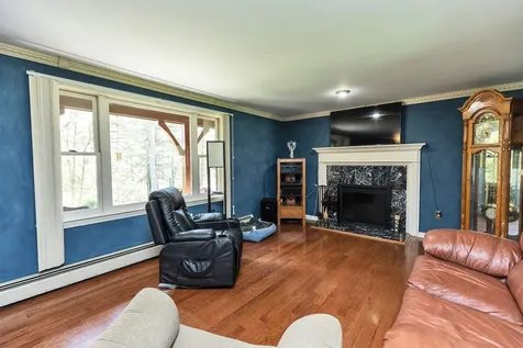 6 Nancy Lane Hooksett NH 03106