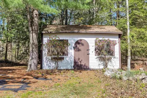 6 Nancy Lane Hooksett NH 03106