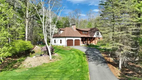 6 Nancy Lane Hooksett NH 03106