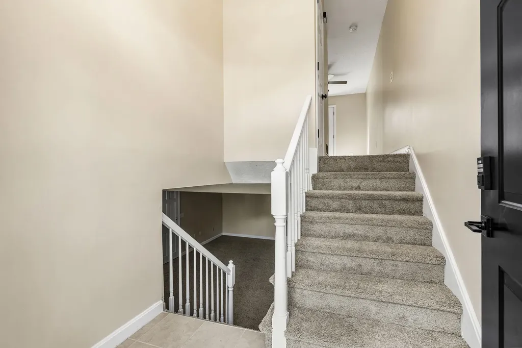 7B Kingston Way Hudson NH 03051