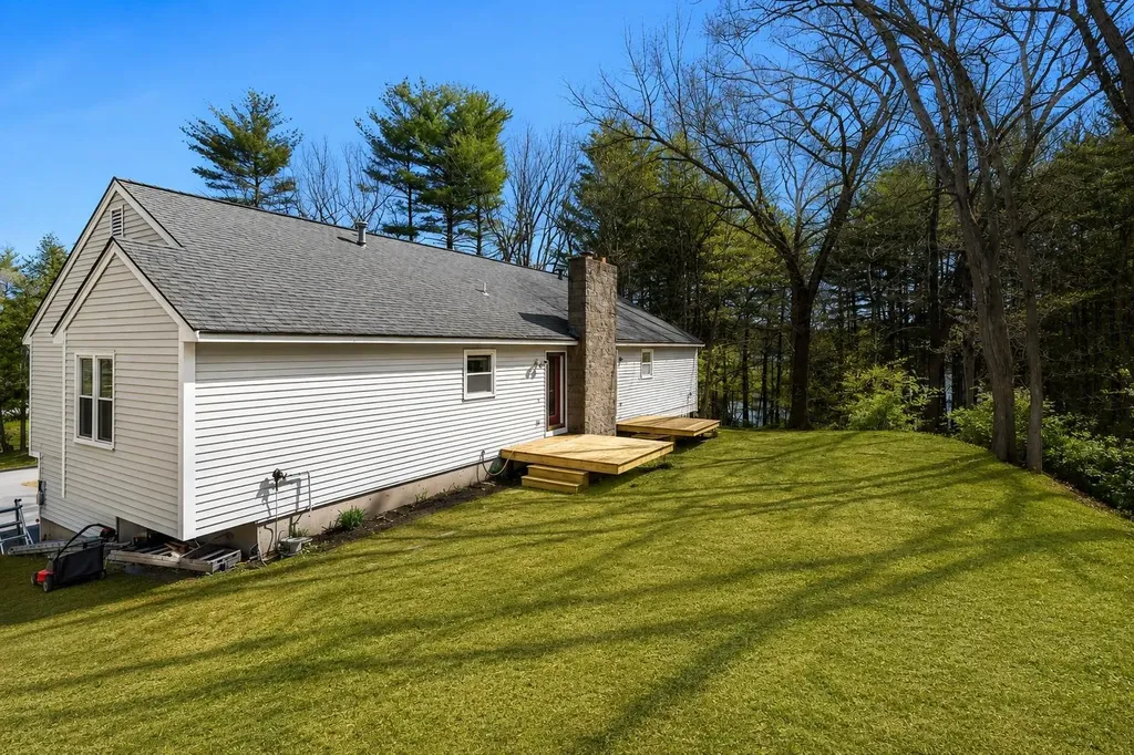 7B Kingston Way Hudson NH 03051