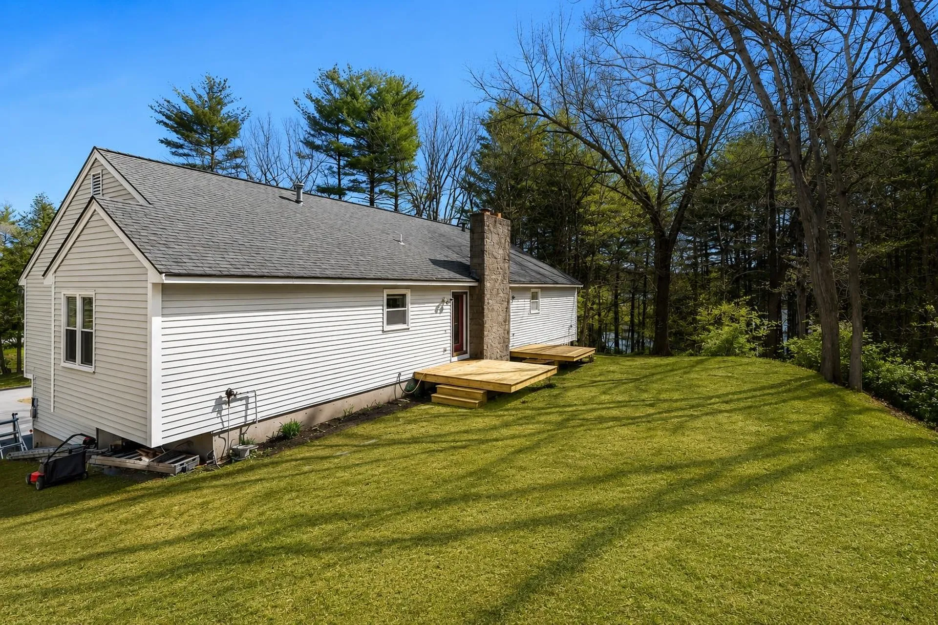 7B Kingston Way Hudson NH 03051