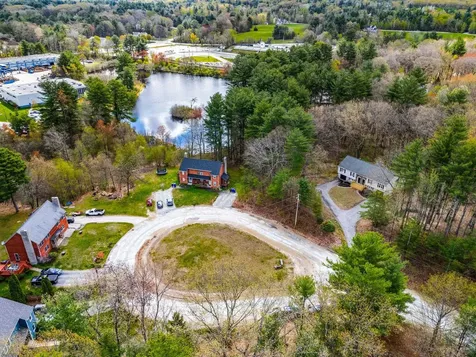 7B Kingston Way Hudson NH 03051
