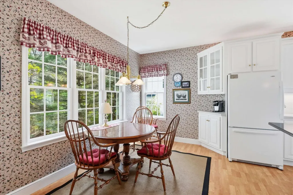 17 Village Drive Atkinson NH 03811-2111