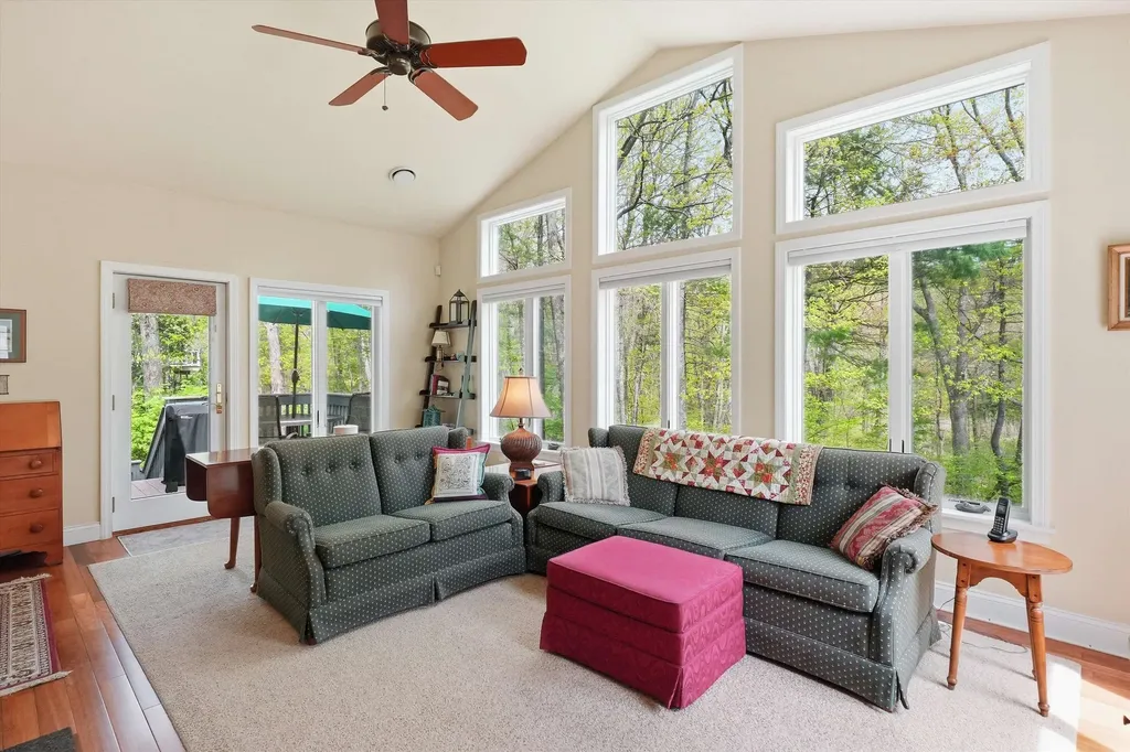 17 Village Drive Atkinson NH 03811-2111