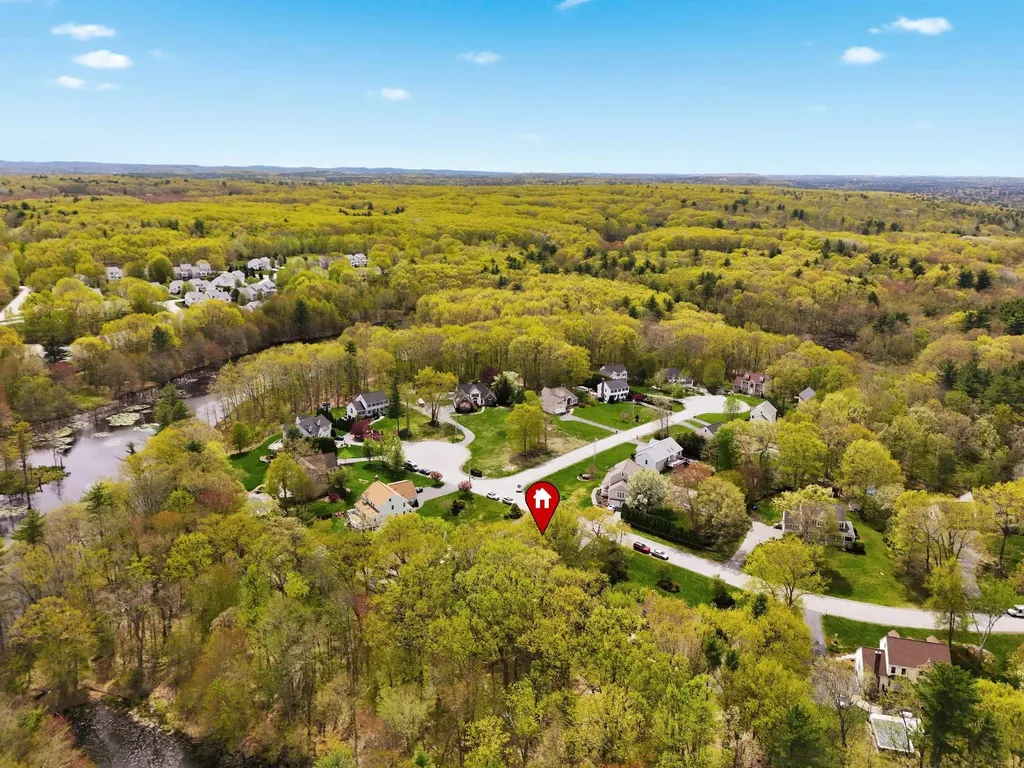 17 Village Drive Atkinson NH 03811-2111