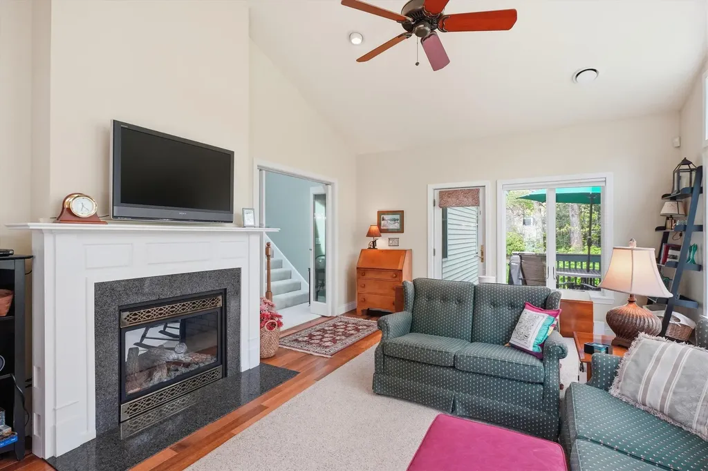 17 Village Drive Atkinson NH 03811-2111