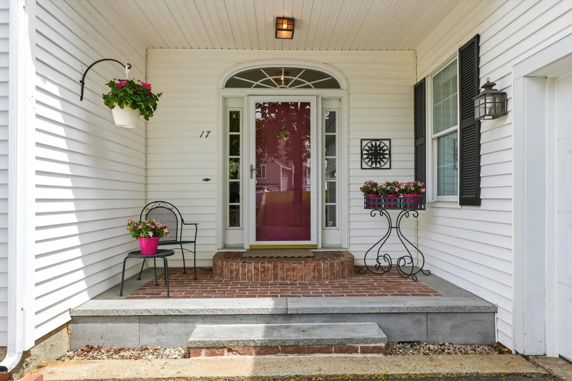 17 Village Drive Atkinson NH 03811-2111