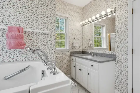 17 Village Drive Atkinson NH 03811-2111