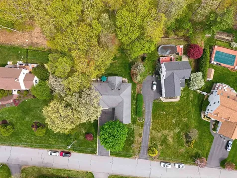 17 Village Drive Atkinson NH 03811-2111