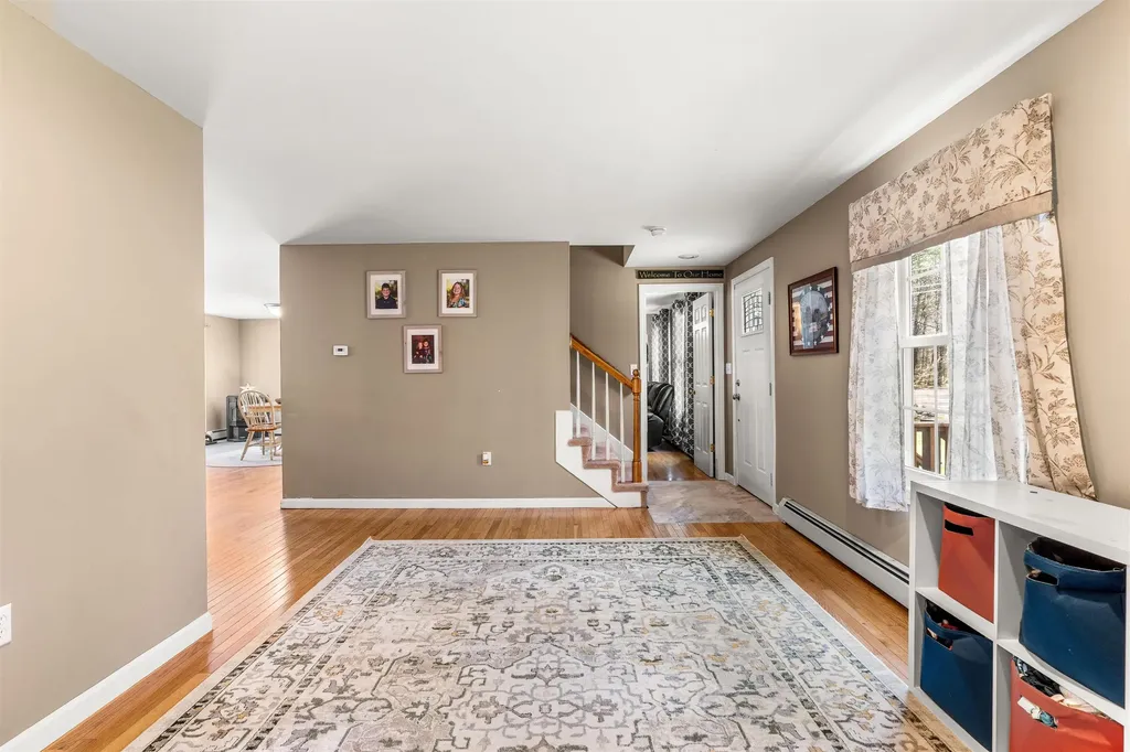 75 Mcdaniel Shore Drive Barrington NH 03825