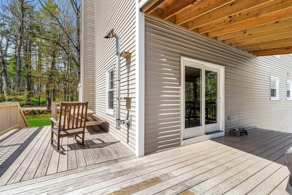 75 Mcdaniel Shore Drive Barrington NH 03825