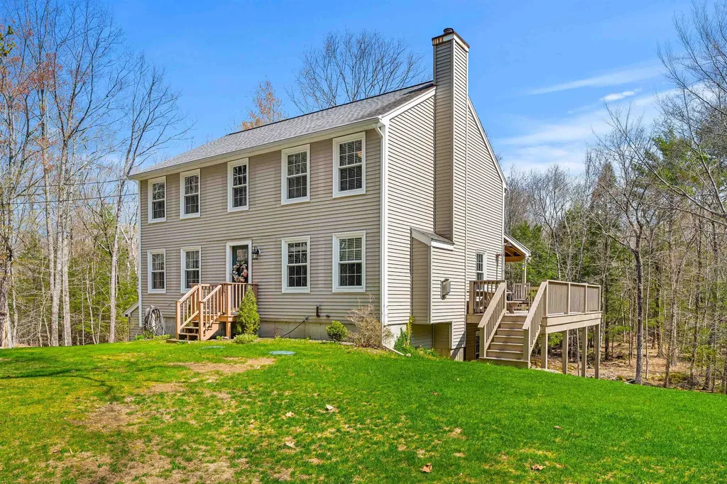 75 Mcdaniel Shore Drive Barrington NH 03825
