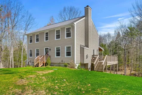 75 Mcdaniel Shore Drive Barrington NH 03825