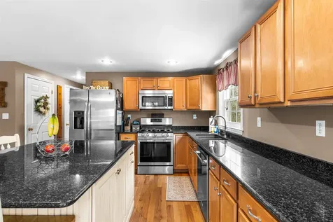 75 Mcdaniel Shore Drive Barrington NH 03825