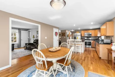 75 Mcdaniel Shore Drive Barrington NH 03825