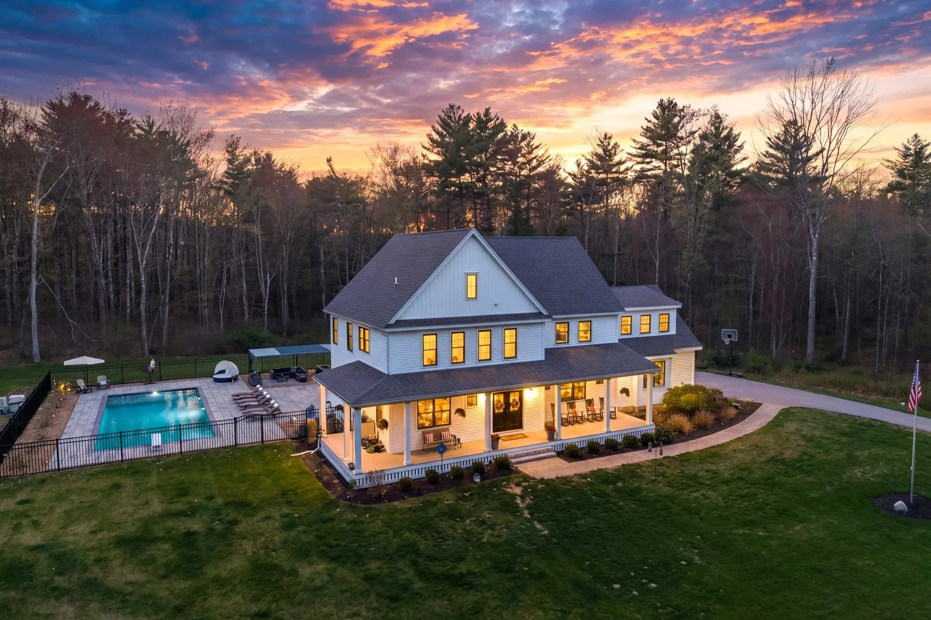 14 Wiggin Way Stratham NH 03885