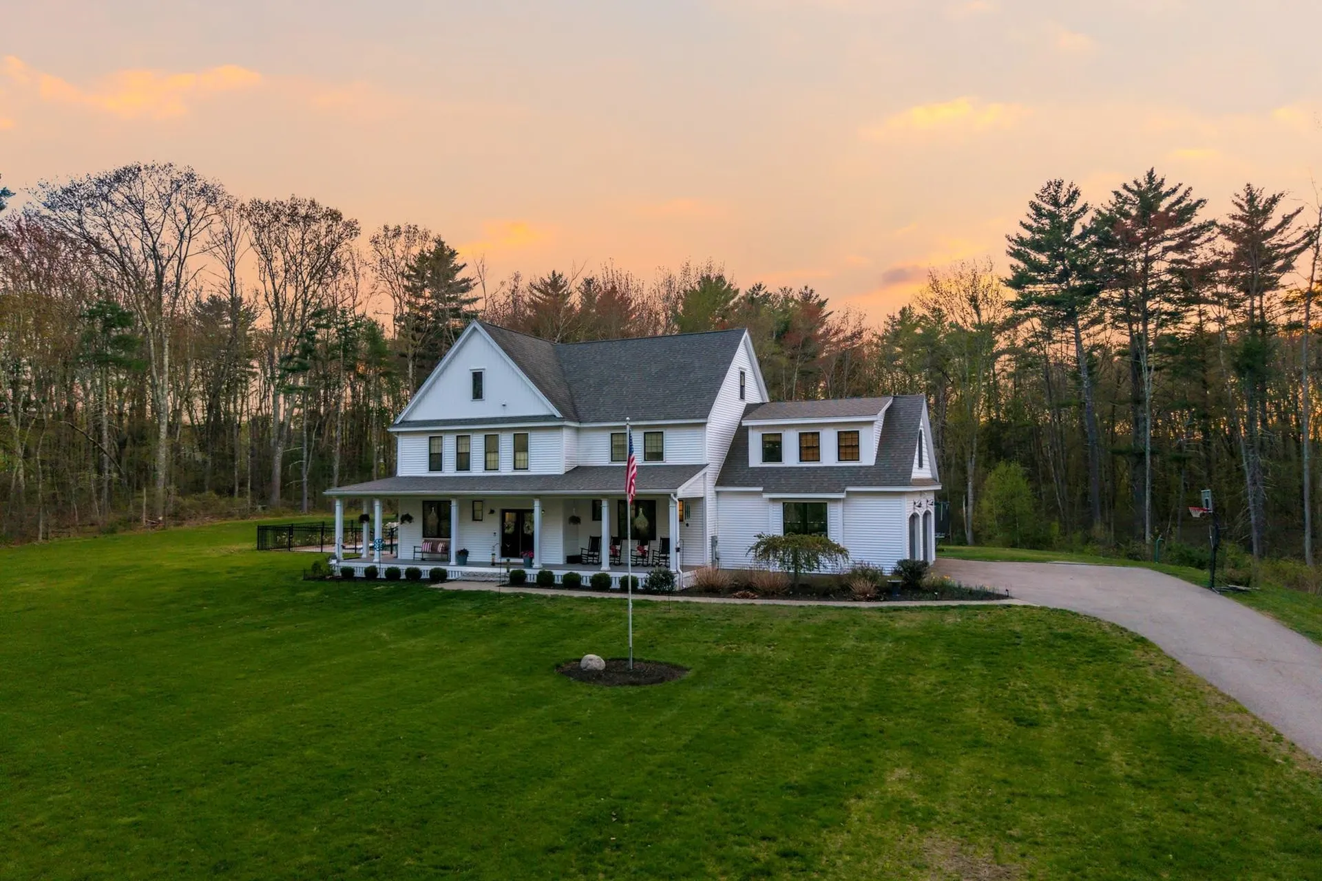14 Wiggin Way Stratham NH 03885