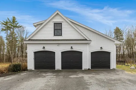 14 Wiggin Way Stratham NH 03885