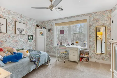 14 Wiggin Way Stratham NH 03885