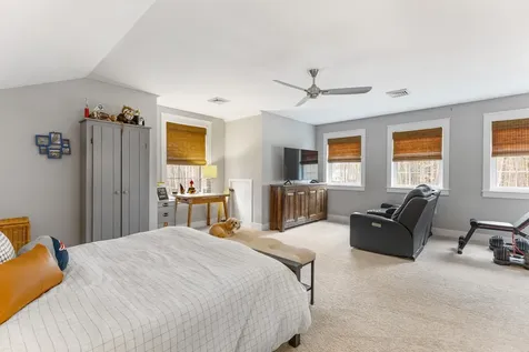 14 Wiggin Way Stratham NH 03885